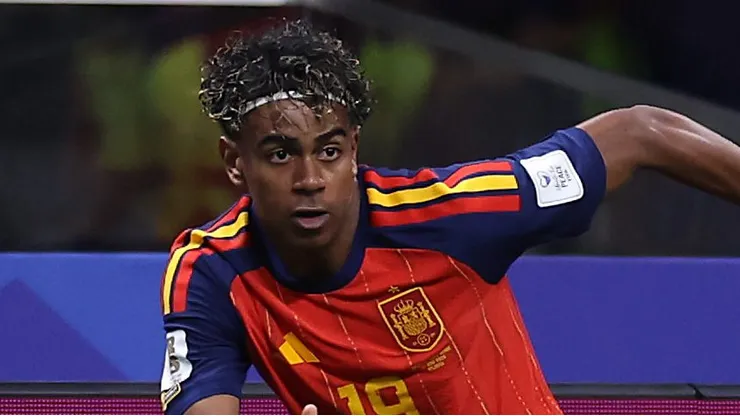 Lamine Yamal em jogo da Espanha. Foto: Buda Mendes/Getty Images