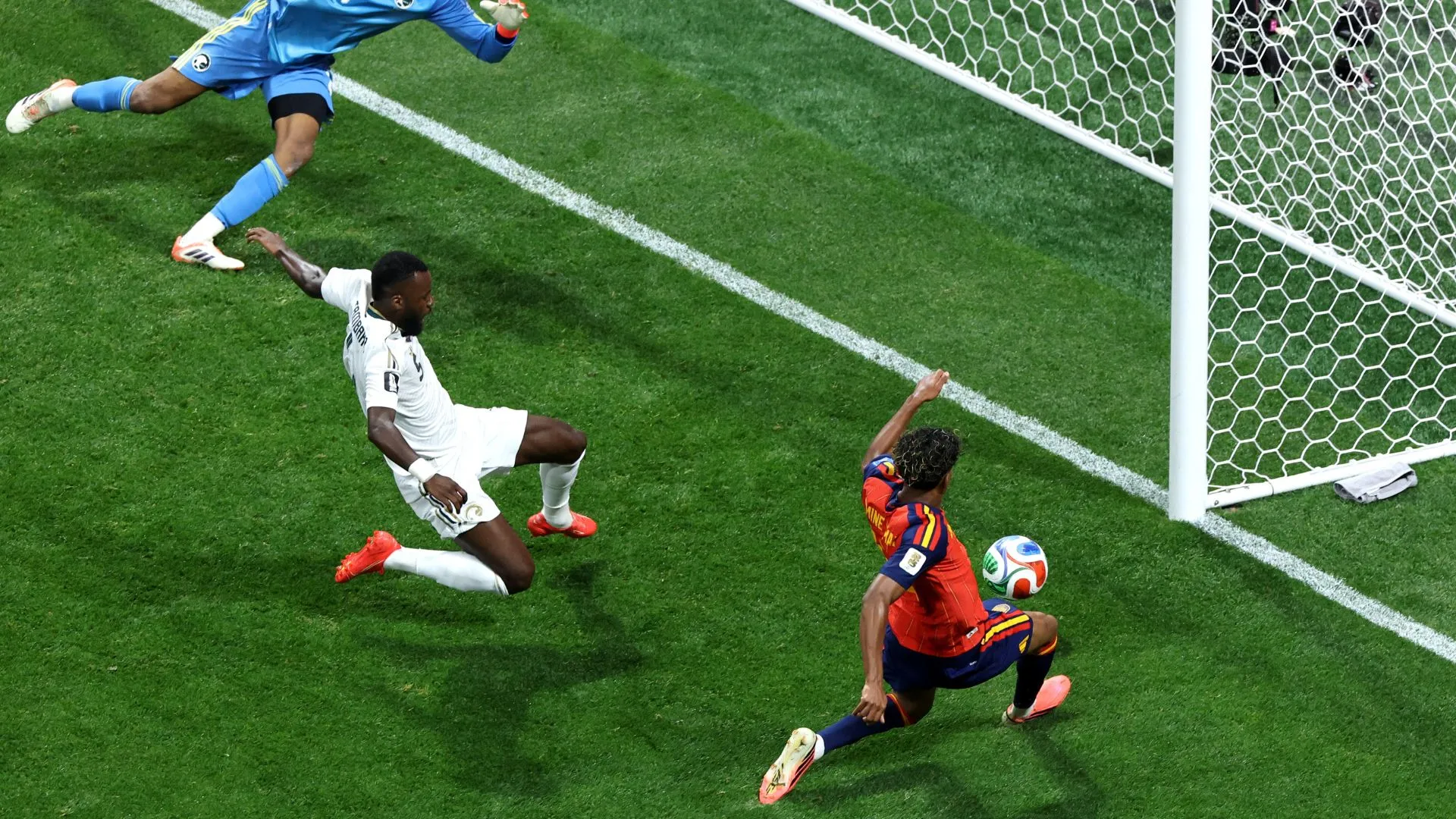 Lance do gol de Yamal (foto: Buda Mendes/Getty Images)