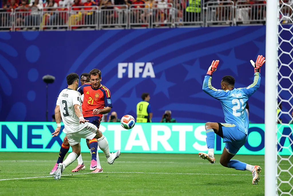 Oyarzabal fazendo um dos gols contra a Arábia Saudita - Foto: Justin Setterfield/Getty Images