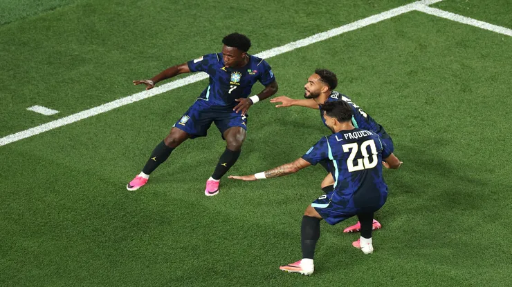 Vini Jr, Paquetá e Matheus Cunha comemoram gol do Brasil contra o Haiti na Copa 2026 - Kevin C. Cox/Getty Images