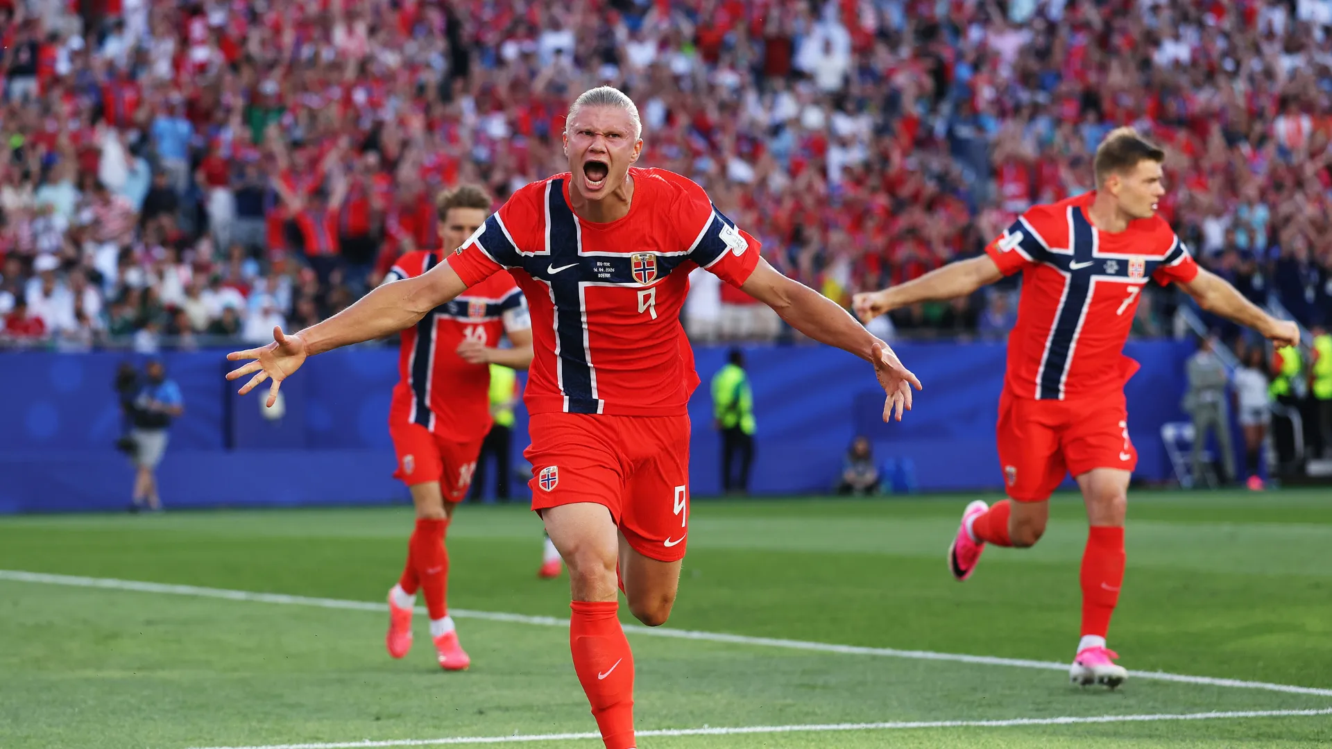 Erling Haaland comemora gol na Copa do Mundo