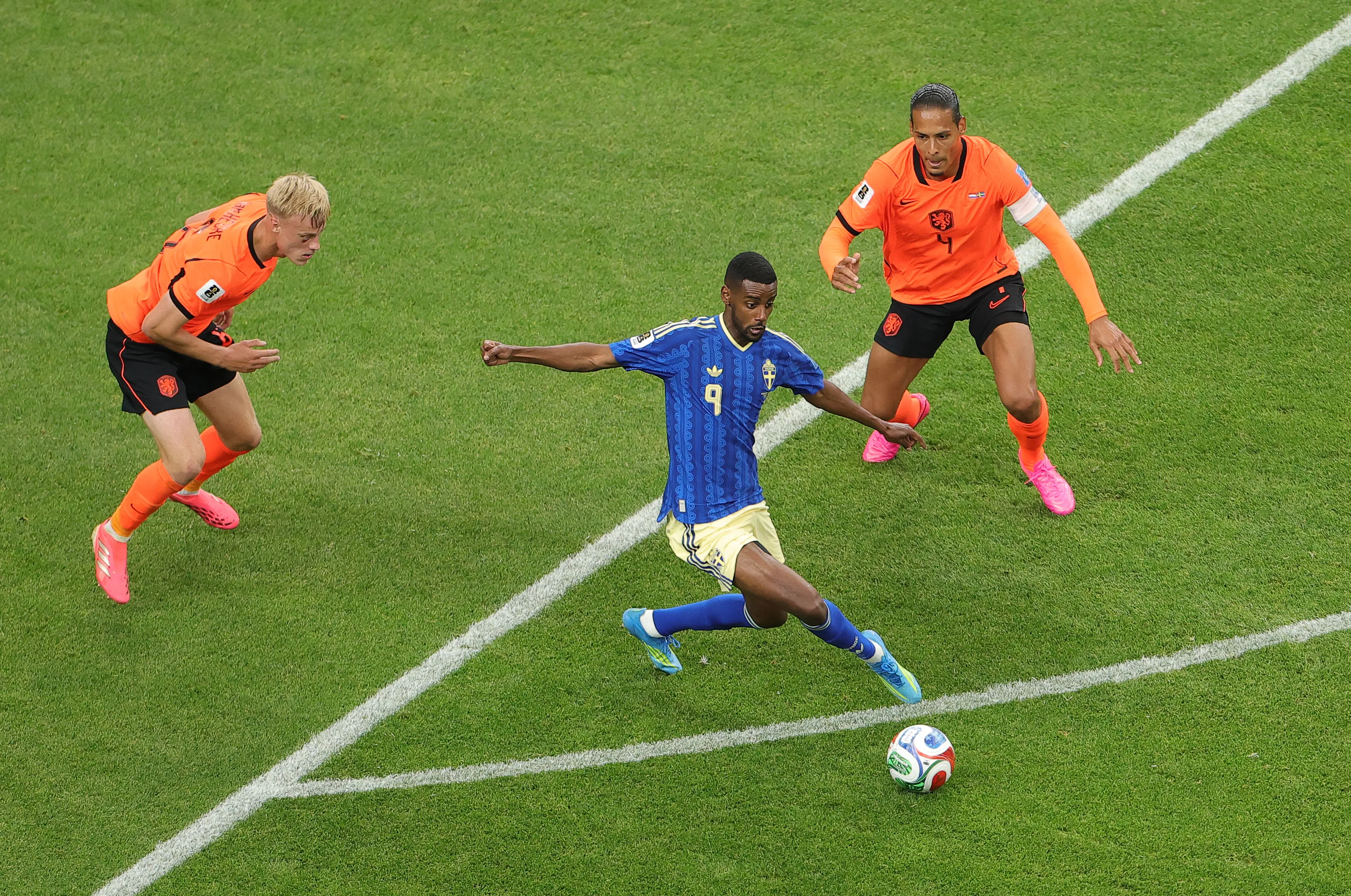 Alexander Isak, da Suécia, durante partida da Copa do Mundo. Foto: Alex Slitz/Getty Images