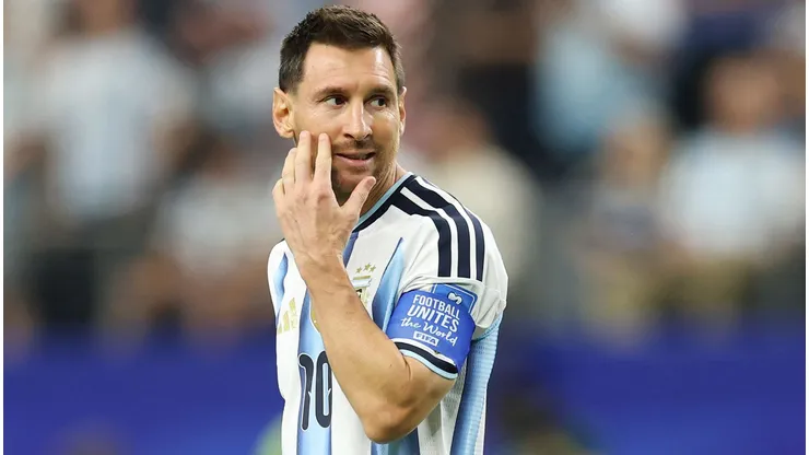 Víctor Hugo Morales analisa Messi. Foto: Charlotte Wilson/Getty Images