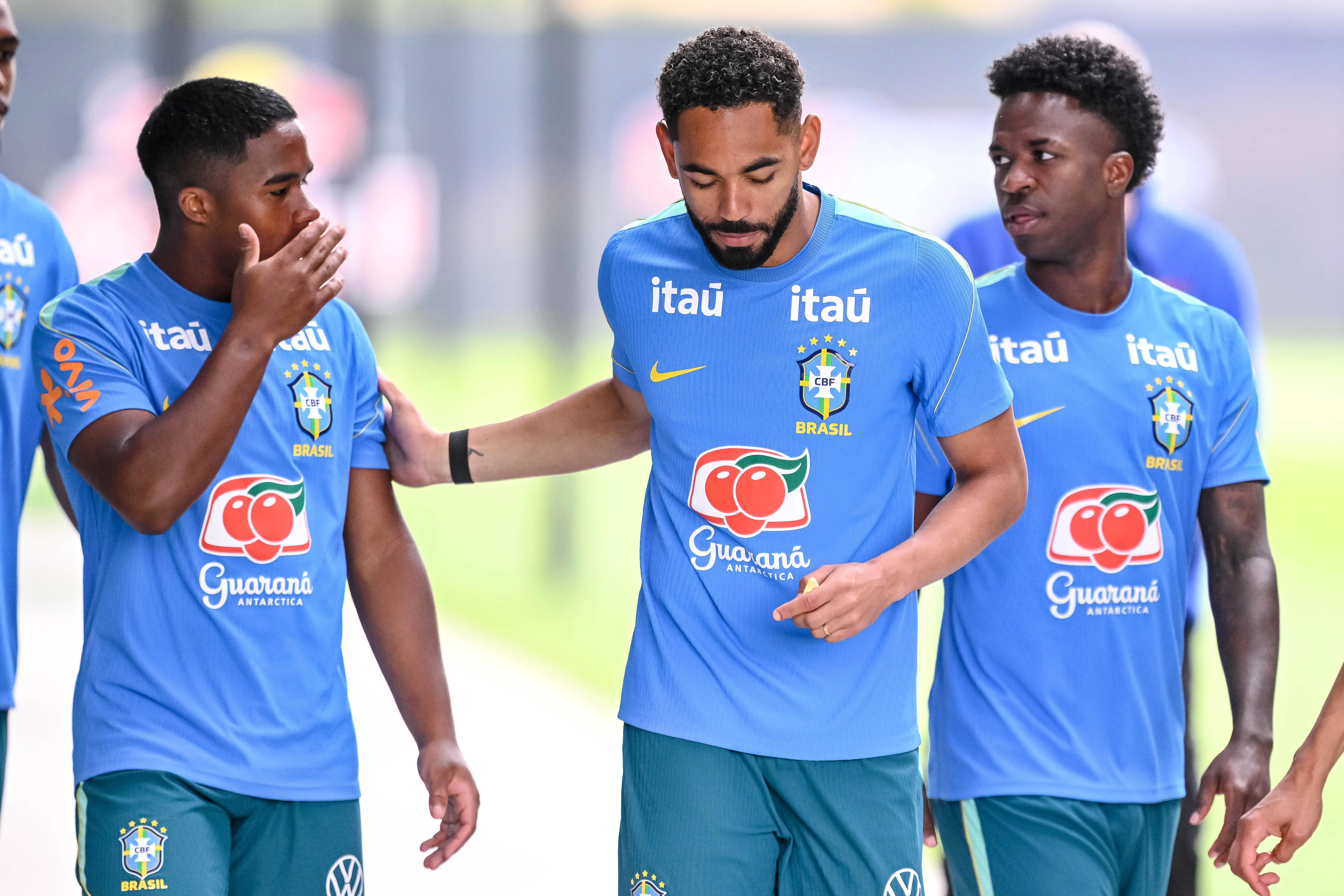 Endrick, Matheus Cunha e Vini Jr: trio pode atuar no jogo contra a Escócia – Foto: IMAGO /&nbsp;DeFodi Images