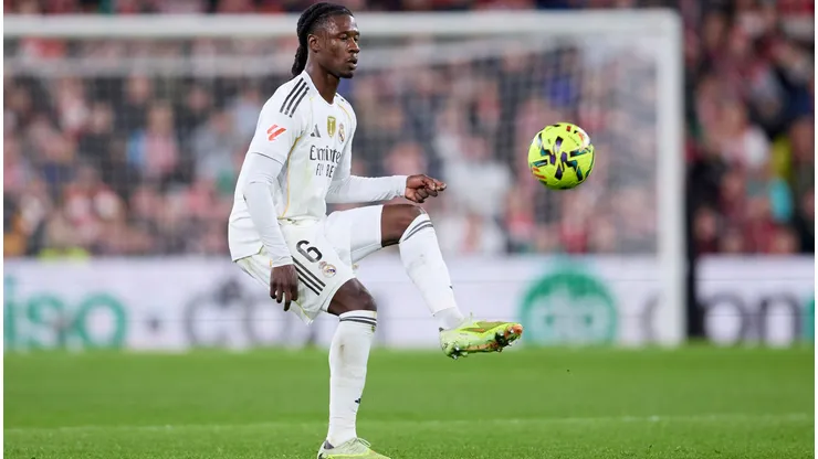 Eduardo Camavinga desperta interesse do Chelsea. Foto: Alcoba Beitia/Getty Images