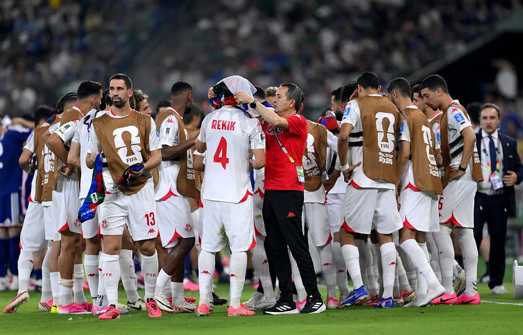 Jogadores da Tunísia após a partida contra o Japão na Copa do Mundo - Foto: David Ramos/Getty Images
