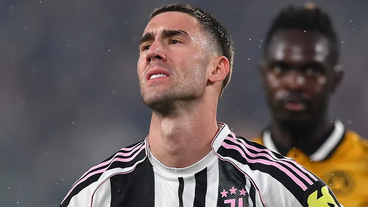 Vlahovic recebe oferta salarial do Besiktas. (Photo by Valerio Pennicino/Getty Images)