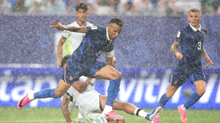França x Iraque é paralisado por conta de tempestade. Foto: Kevin C. Cox/Getty Images