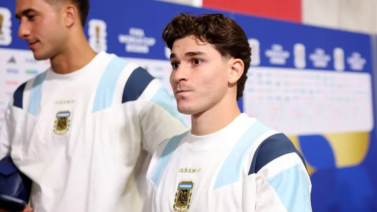 Alvo do Barcelona, Julián Álvarez tem contrato em vigor com o Atlético de Madrid