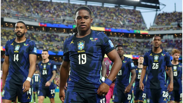 Endrick durante partida da Seleção Brasileira na Copa do Mundo. Foto: Dan Mullan/Getty Images