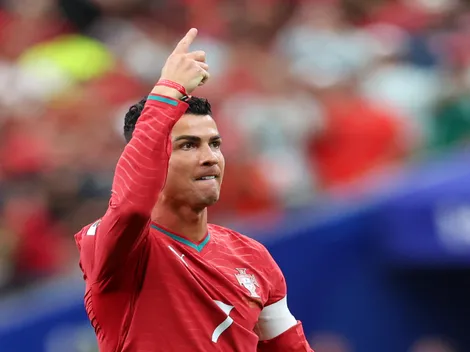 CR7 marca, Portugal goleia o Uzbequistão e avança na Copa