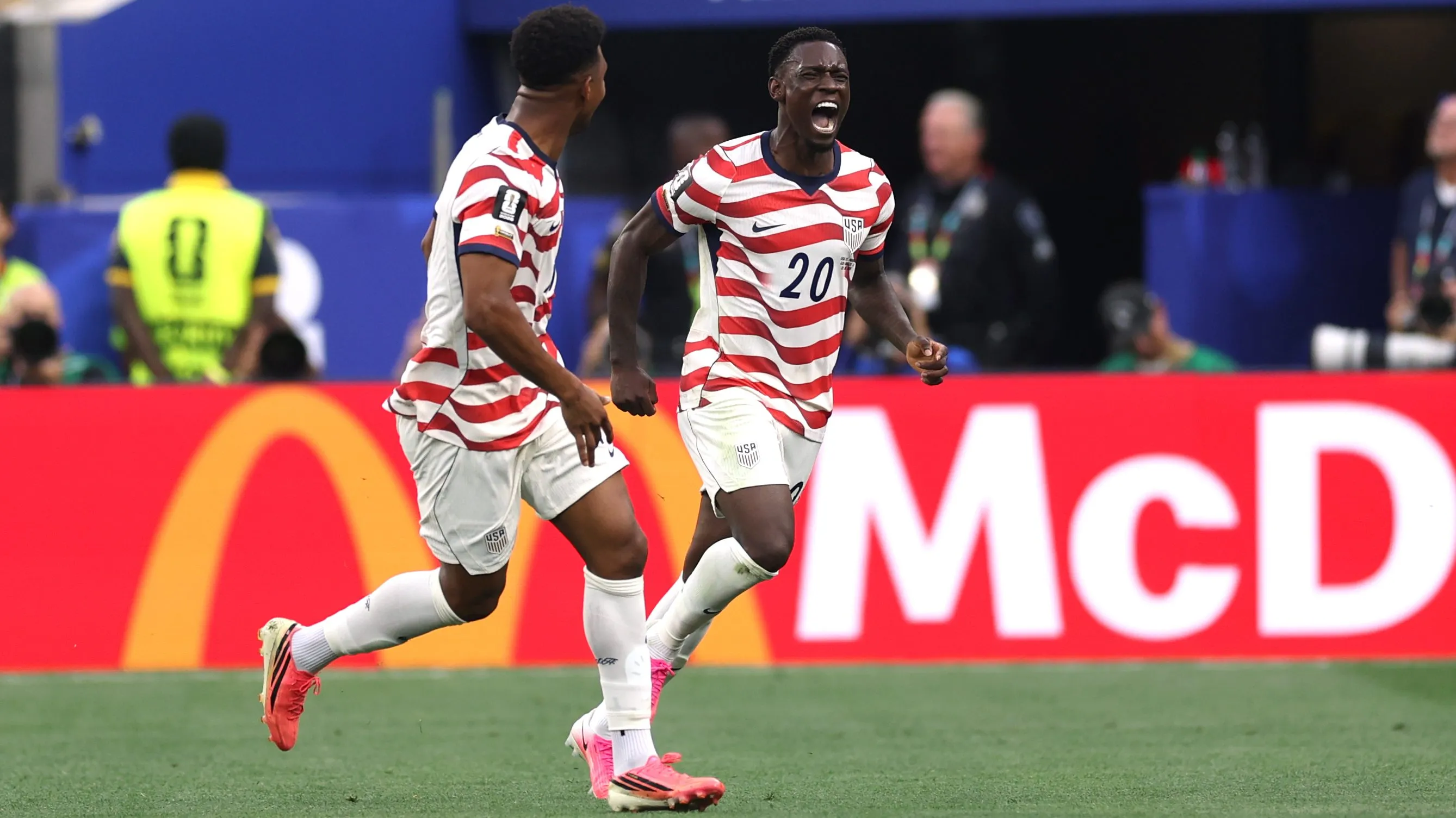 Folarin Balogun comemorando gol pelos EUA