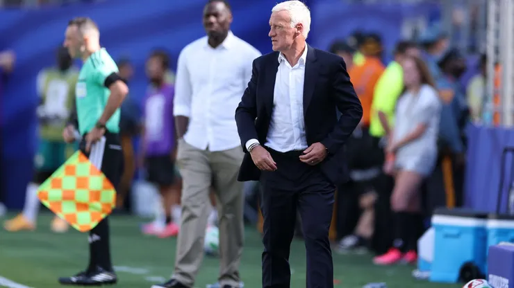 Didier Deschamps comandando a França na Copa do Mundo