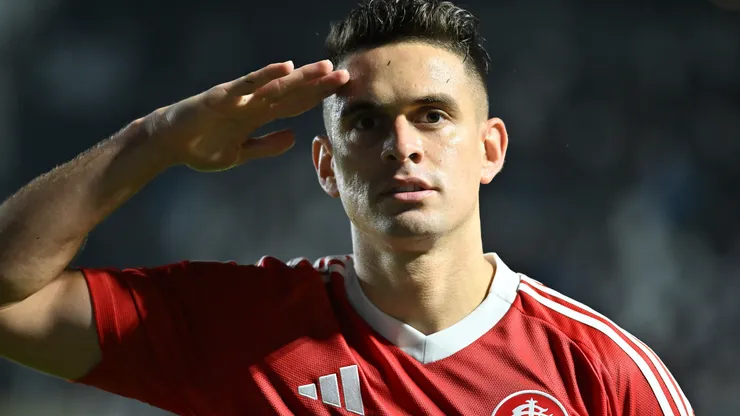 Rafael Borré em campo pelo Internacional. Foto: Jota Erre/AGIF