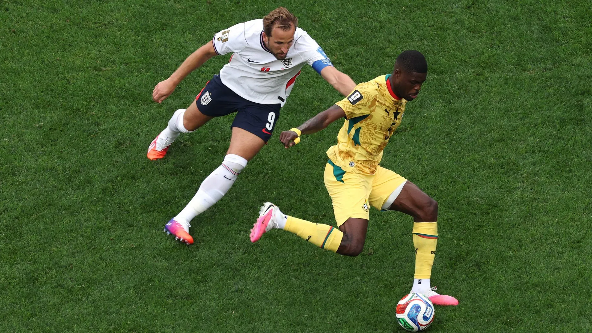 Outro lance de Kane na partida entre Inglaterra e Gana pela Copa do Mundo (foto: Mattia Ozbot/Getty Images)