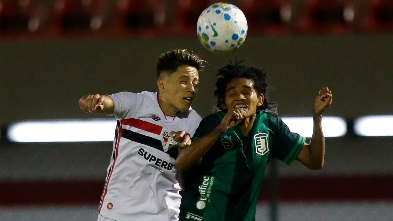 Bia Menezes atuando pelo São Paulo – Foto: Miguel Schincariol/Saopaulofc.net