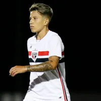 Bia Menezes projeta carreira fora do Brasil