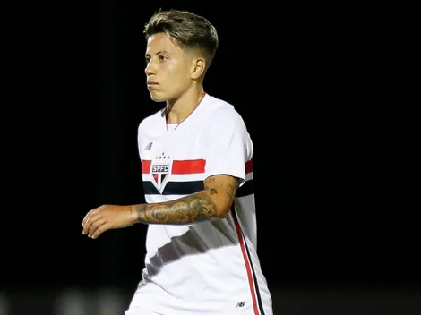 Bia Menezes projeta carreira fora do Brasil