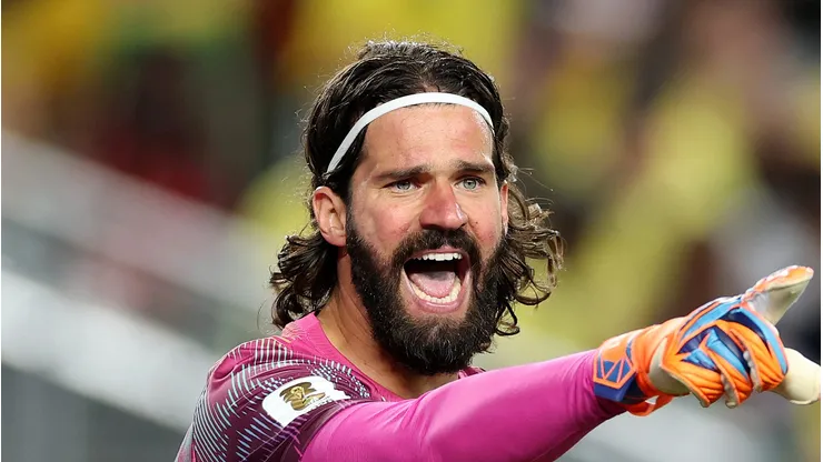 Brasil x Escócia: Robertson exalta Alisson e faz alerta antes de jogo da Copa (Photo by Dan Mullan/Getty Images)