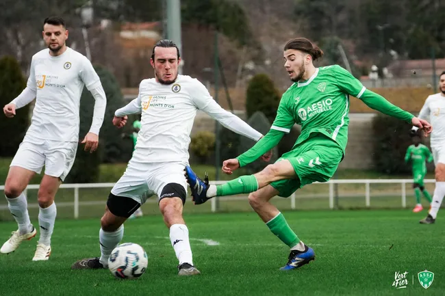 Kenzo Kies tinha passagem pela base do Saint-Étienne. Divulgação/Saint-Étienne/Site oficial.