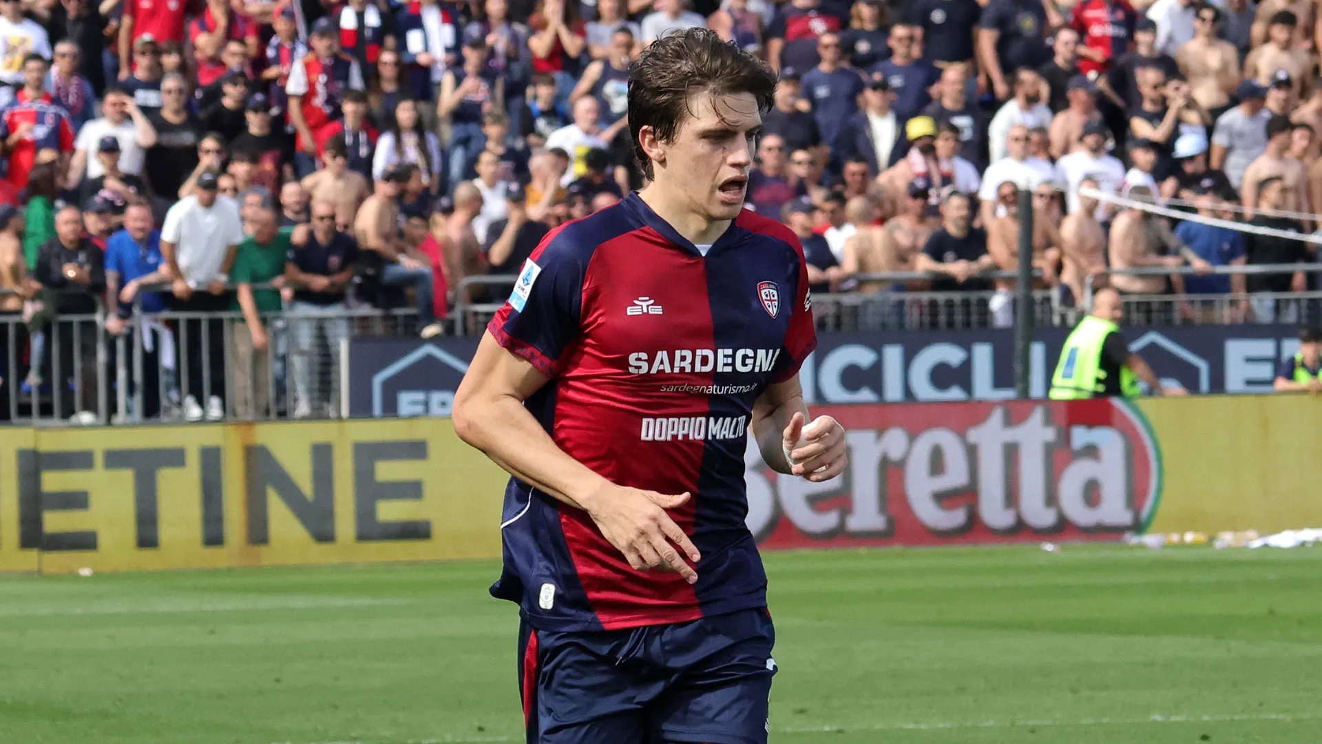 Marco Palestra corre durante partida