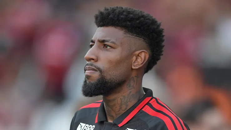 Emerson Royal em campo pelo Flamengo. Foto: Thiago Ribeiro/AGIF
