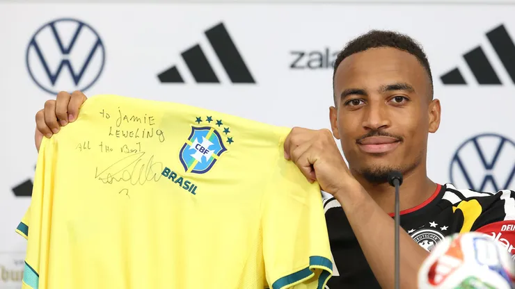 Leweling ganhou camisa da Seleção Brasileira autografada por Ronaldo