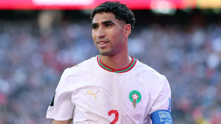 Hakimi em jogo de Marrocos na Copa de 2026 (Justin Setterfield/Getty Images)