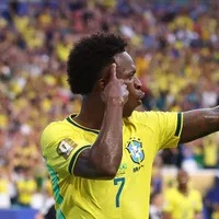 Vini iguala marca de 4 campeões da Copa com a Seleção