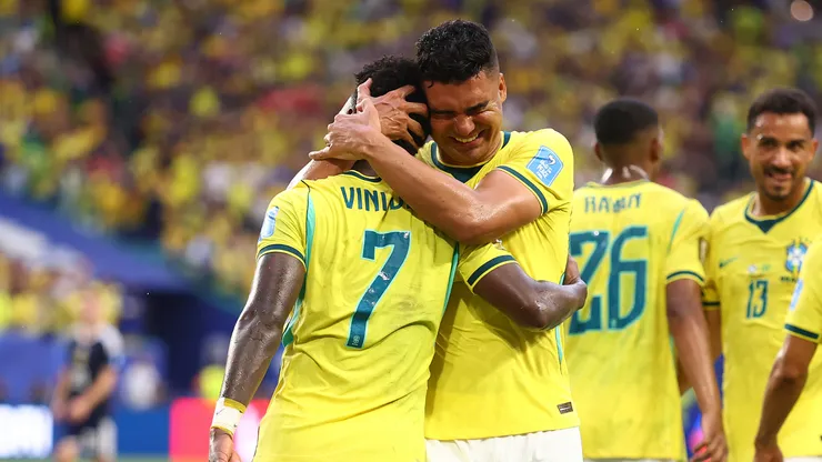 Vinicius Junior e Casemiro na Copa. (Foto: Megan Briggs/Getty Images)