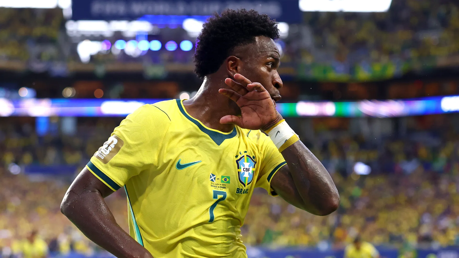 Vinicius Junior comemora gol pela Seleção Brasileira