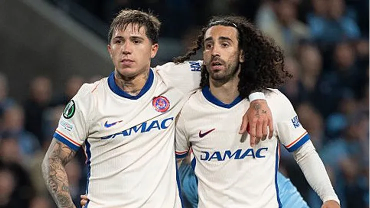 Enzo Fernández e Cucurella pelo Chelsea. Foto: David Lidstrom/Getty Images