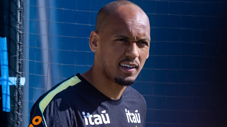 Fabinho durante uma sessão de treino pelo Brasil. Foto: Rodolfo Buhrer/AGIF