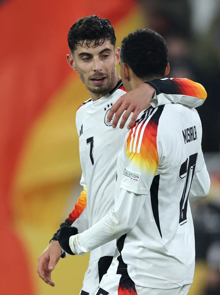 Kai Havertz e Musiala pela Alemanha. (Foto: Simon Hofmann/Getty Images)