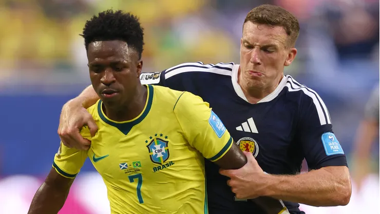 Artilheiro da Copa do Mundo recebe a Chuteira de Ouro da FIFA. Foto: Robert Cianflone/Getty Images