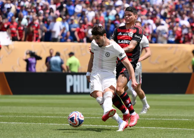 Pedro Neto em Chelsea v Flamengo na Copa do Mundo de Clubes da FIFA. (Foto: David Ramos/Getty Images)