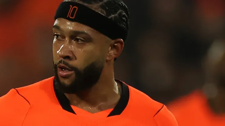 Memphis Depay perde espaço na Holanda e é ofuscado por Brobbey na Copa do Mundo. (Foto: Dean Mouhtaropoulos/Getty Images)