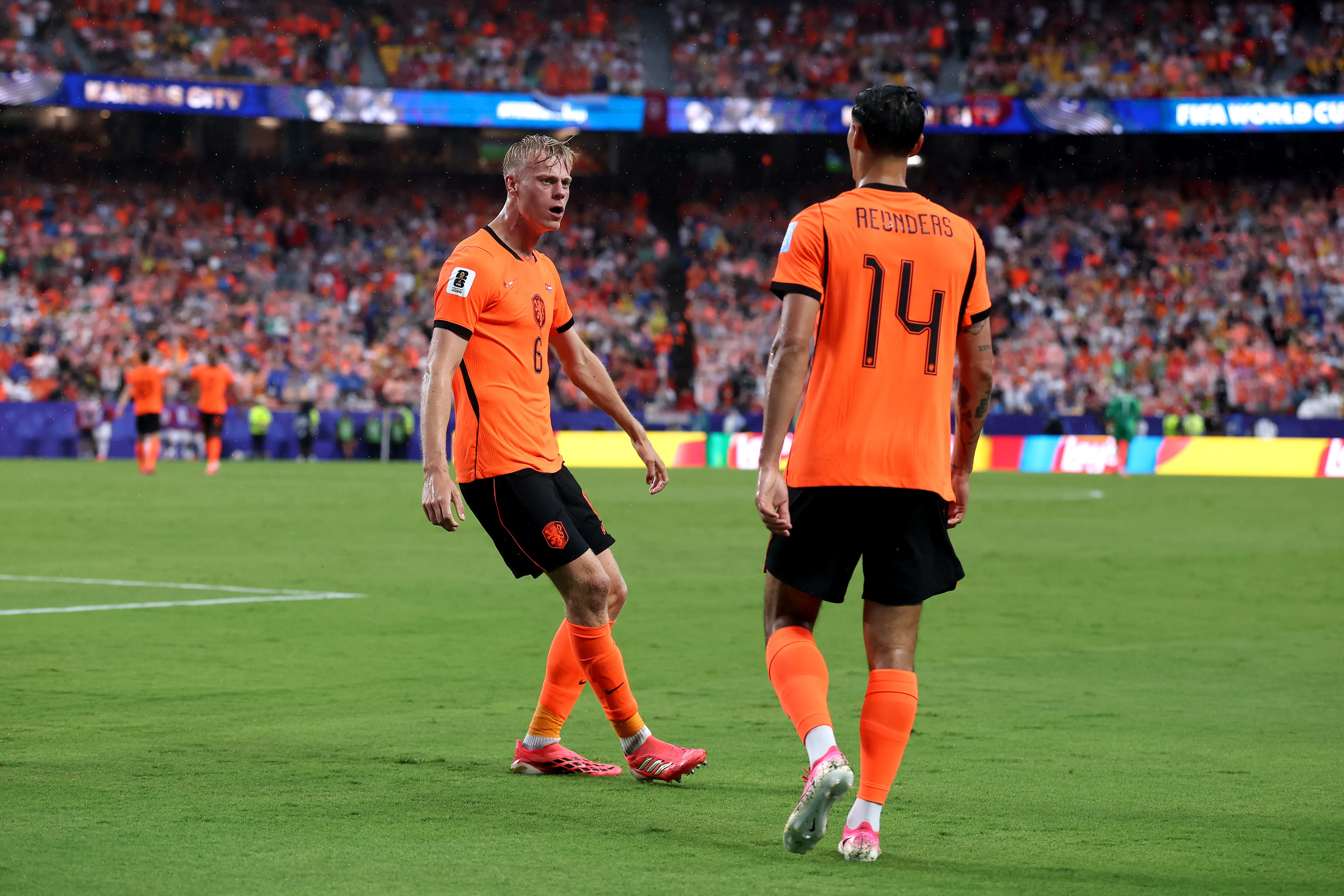 Jan-Paul van Hecke após marcar gol contra a Tunísia. (Photo by Francois Nel/Getty Images)