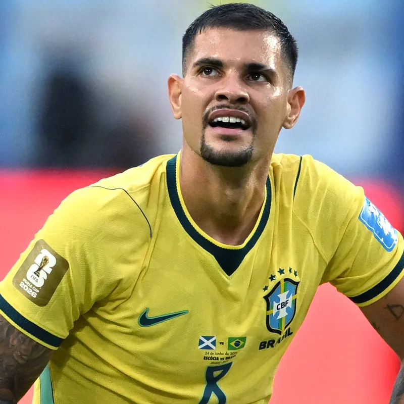Arsenal tenta contratar Bruno Guimar&atilde;es, mas Newcastle impede acordo