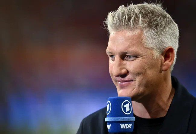 O ex-jogador alemão Bastian Schweinsteiger antes da partida. Foto: Dan Mullan/Getty Images