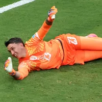 Muslera falha feio e é substituído em Uruguai x Espanha