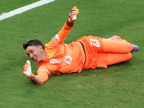 Muslera falha feio e é substituído em Uruguai x Espanha