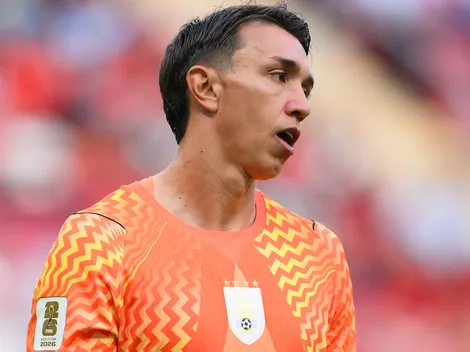 Muslera pede desculpas após eliminação na Copa