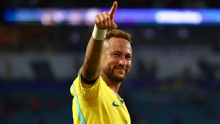 Neymar foi elogiado por Ronaldo Fenômeno