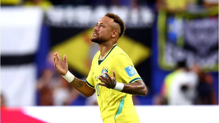 Ancelotti faz mistério sobre a utilização de Neymar em Brasil x Japão (Photo by Megan Briggs/Getty Images)
