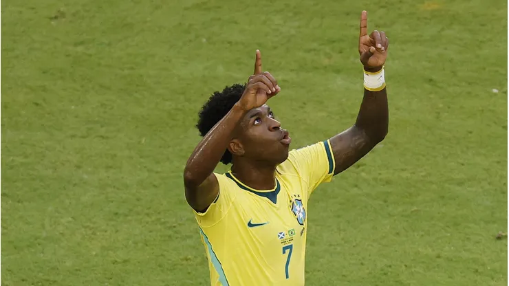 Vini Jr revela ansiedade pela conquista do hexa na Copa com o Brasil (Photo by Michael Reaves/Getty Images)