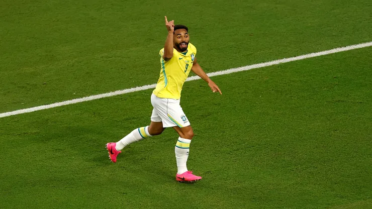 Matheus Cunha comemora o seu gol em Brasil e Escócia na Copa do Mundo - Michael Reaves/Getty Images