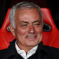 Mourinho quer meia experiente e pode custar R$593 milhões