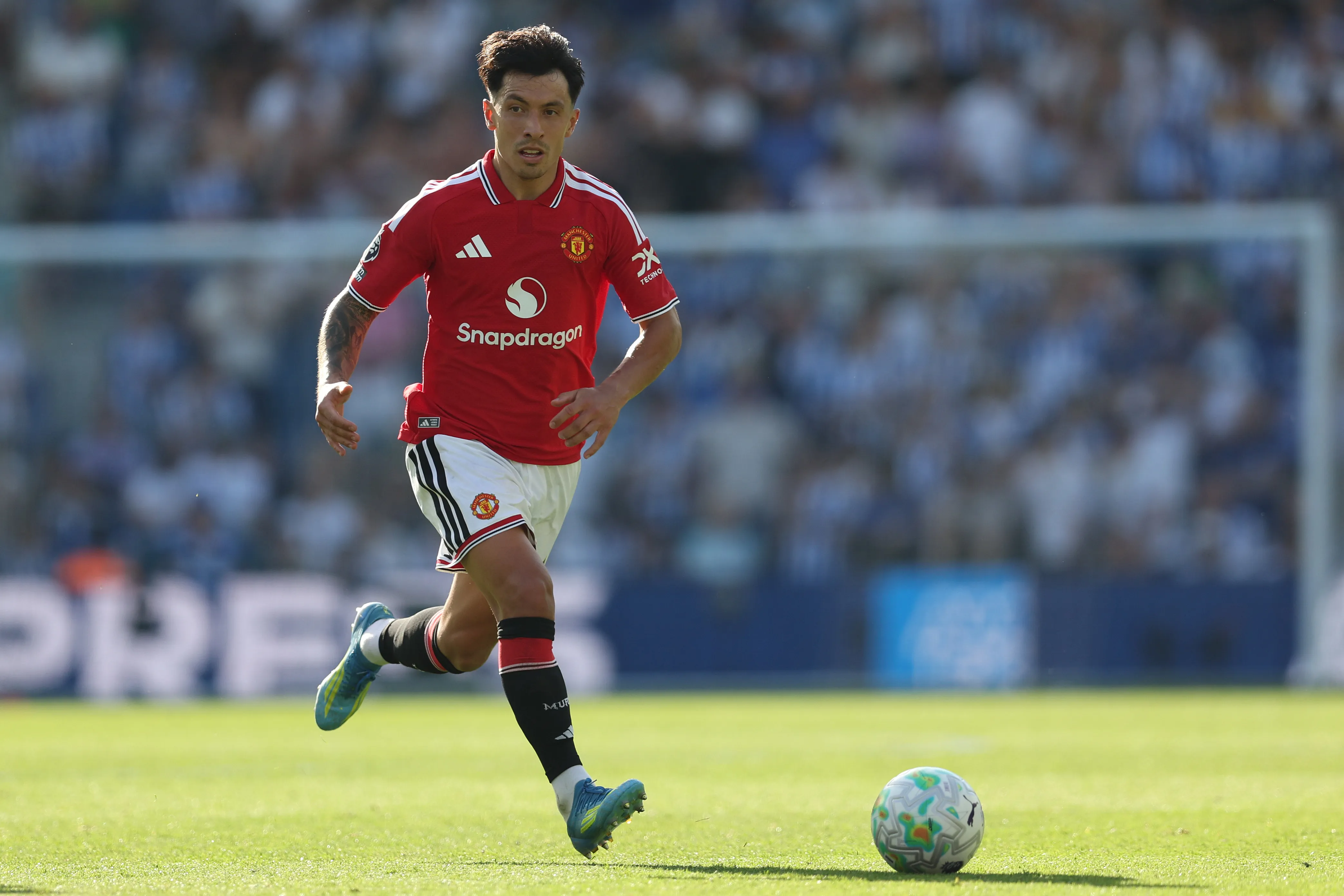 Lisandro Martínez em partida do United. (Photo by Steve Bardens/Getty Images)