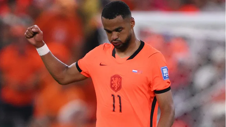 Gakpo emocionado após marcar para a Holanda. (Photo by David Ramos/Getty Images)